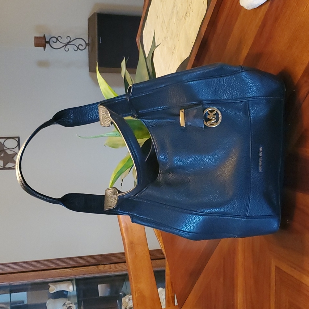Michael Kors black leather purse